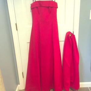 Sleeveless, floorlength dress